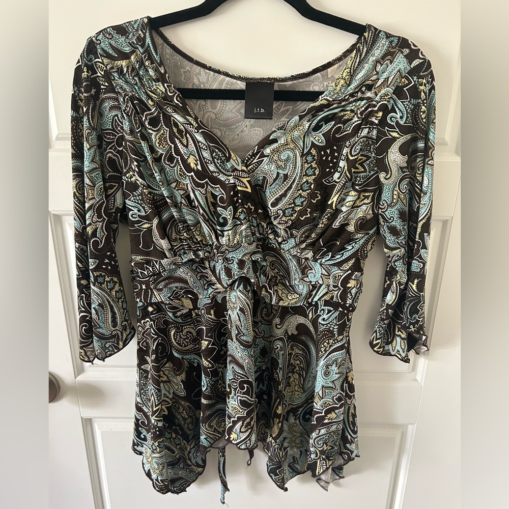 2/$15 3/4 length sleeve, handkerchief hem Blouse size large